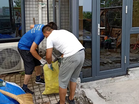 清理安装建筑垃圾